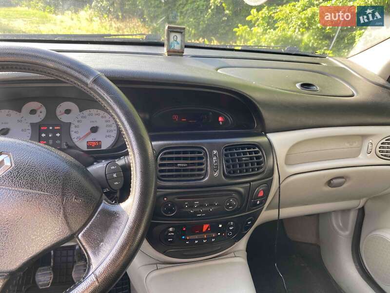 Минивэн Renault Scenic RX4 2002 в Смеле
