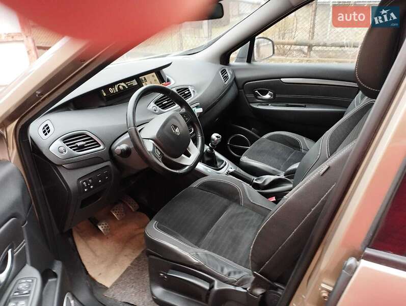 Мінівен Renault Scenic XMOD 2013 в Млиніві