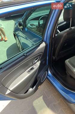 Минивэн Renault Scenic XMOD 2014 в 