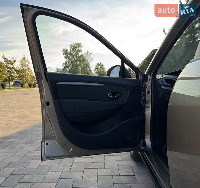 Минивэн Renault Scenic XMOD 2016 в Ивано-Франковске