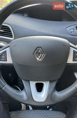 Минивэн Renault Scenic XMOD 2013 в 