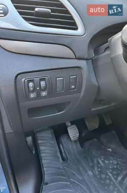 Минивэн Renault Scenic XMOD 2013 в 