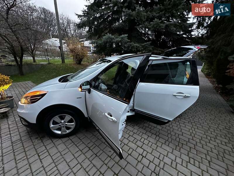 Мінівен Renault Scenic XMOD 2015 в Львові