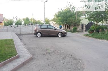 Хетчбек Renault Scenic 2011 в Дубні