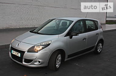 Хэтчбек Renault Scenic 2010 в Кременчуге