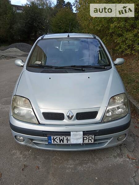 Седан Renault Scenic 2000 в Львове