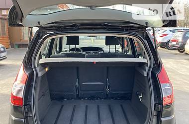 Хетчбек Renault Scenic 2008 в 