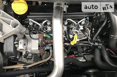 Хетчбек Renault Scenic 2004 в 