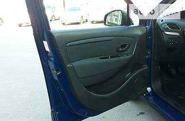 Мінівен Renault Scenic 2011 в 