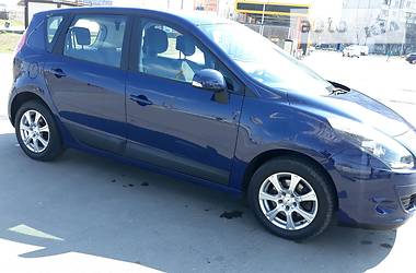 Мінівен Renault Scenic 2011 в 