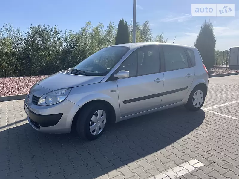 Хетчбек Renault Scenic 2006 в 