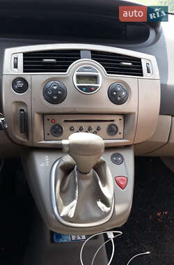 Хэтчбек Renault Scenic 2003 в 