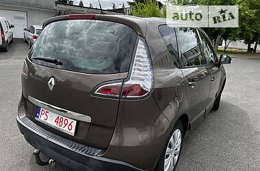 Минивэн Renault Scenic 2012 в Тячеве