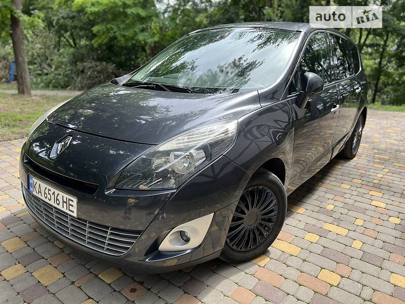 Универсал Renault Scenic 2010 в Полтаве