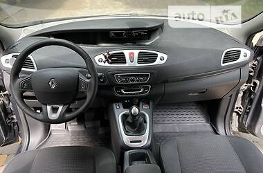 Универсал Renault Scenic 2010 в Полтаве