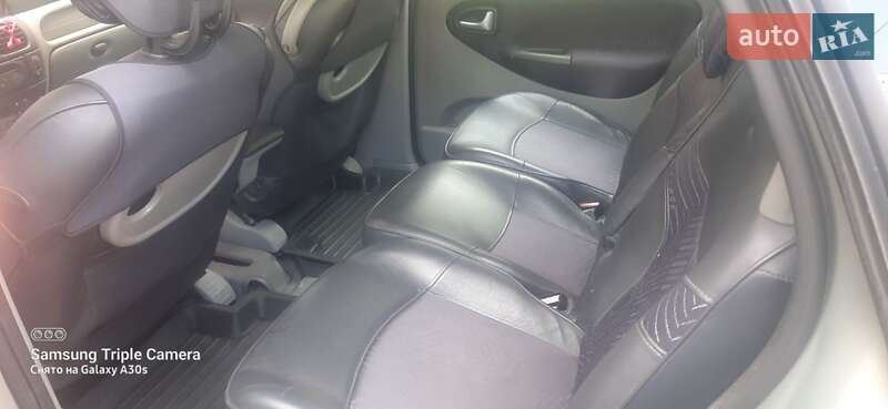 Мінівен Renault Scenic 2004 в Києві