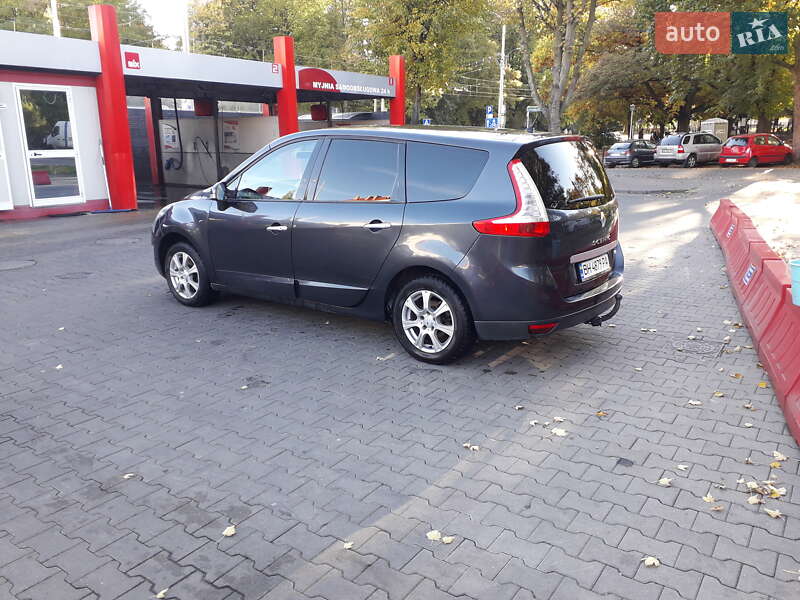 Минивэн Renault Scenic 2011 в Раздельной