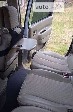 Минивэн Renault Scenic 2004 в 