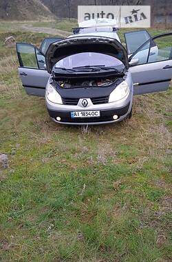 Минивэн Renault Scenic 2004 в 
