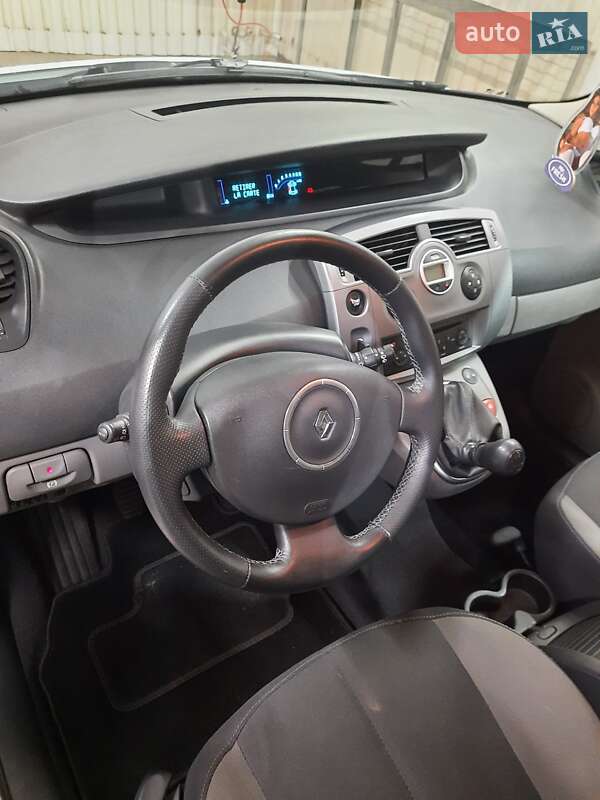 Минивэн Renault Scenic 2007 в Лохвице