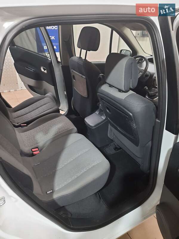 Минивэн Renault Scenic 2007 в Лохвице