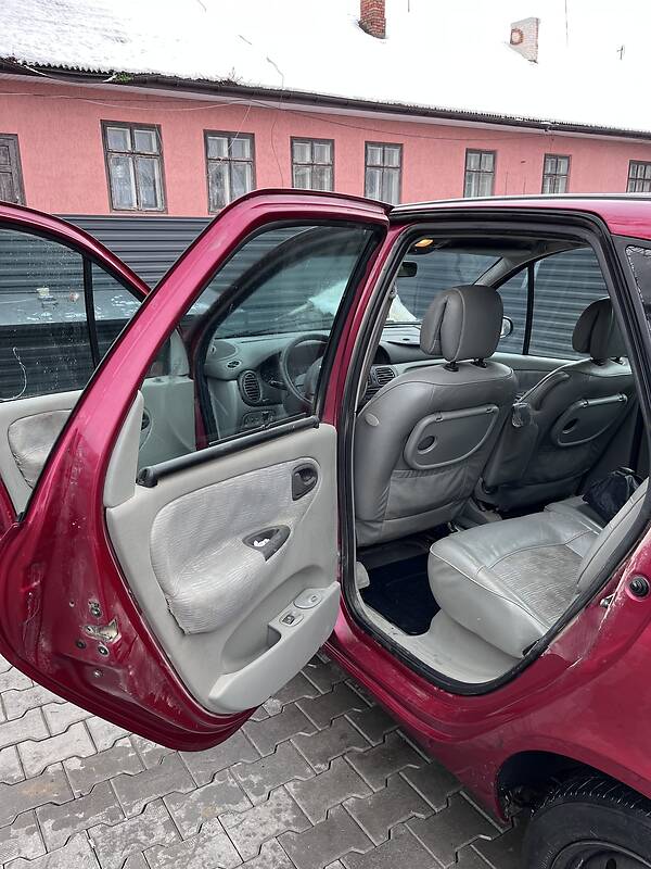 Renault Scenic 2001 - history of car sales on auto.ria.com, image size:600x800