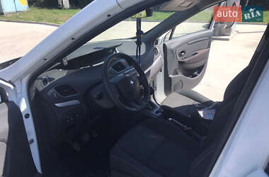Минивэн Renault Scenic 2011 в 