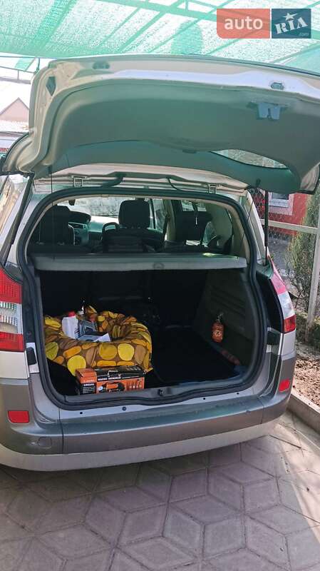 Минивэн Renault Scenic 2005 в Никополе
