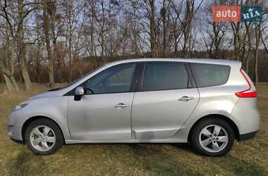 Минивэн Renault Scenic 2010 в 