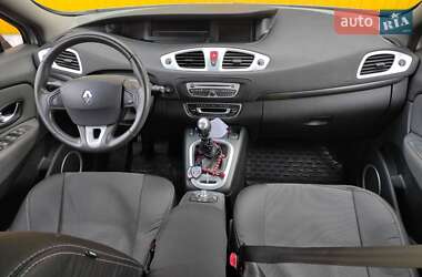Минивэн Renault Scenic 2010 в 