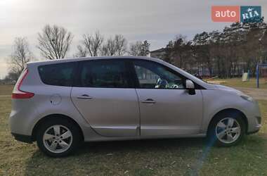 Минивэн Renault Scenic 2010 в 