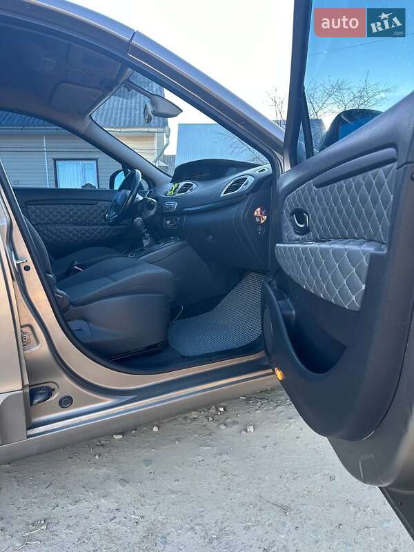 Минивэн Renault Scenic 2009 в Вижнице