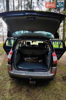 Минивэн Renault Scenic 2006 в 