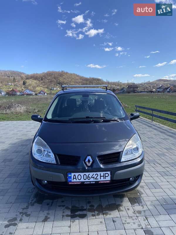 Минивэн Renault Scenic 2006 в Хусте