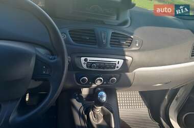 Минивэн Renault Scenic 2013 в 