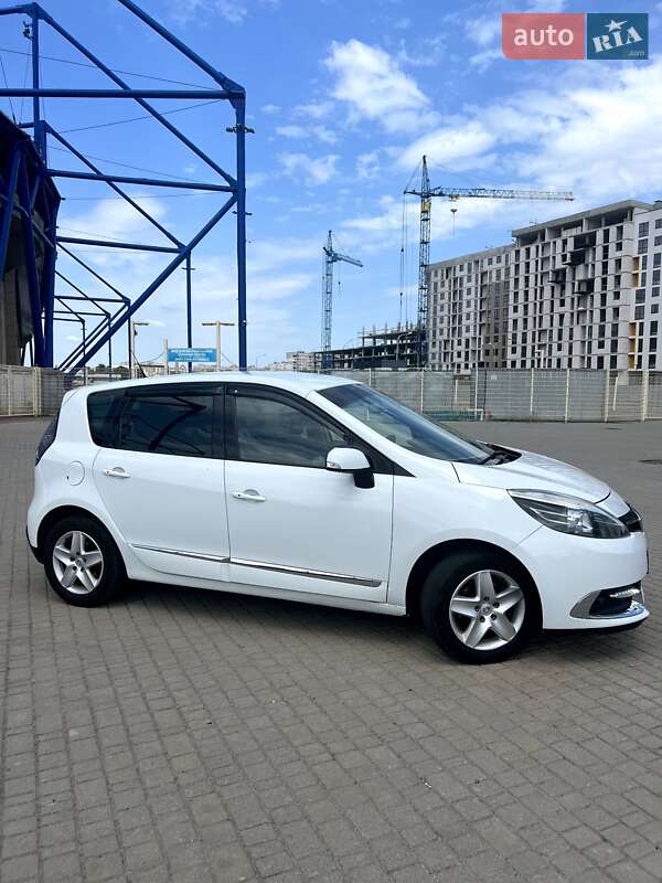 Минивэн Renault Scenic 2016 в 