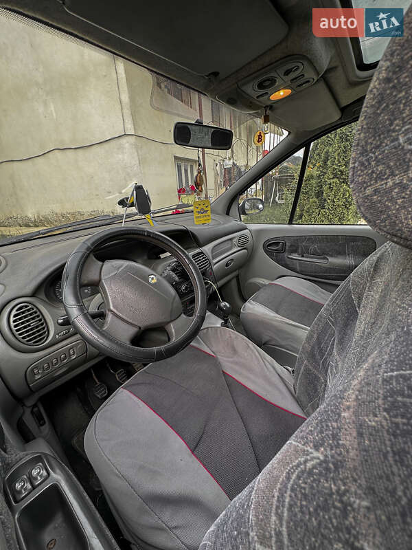Минивэн Renault Scenic 2001 в Тячеве