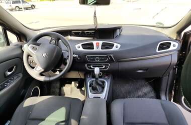 Минивэн Renault Scenic 2010 в 