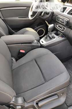 Минивэн Renault Scenic 2010 в 