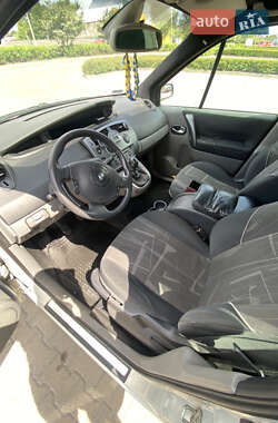 Минивэн Renault Scenic 2004 в 