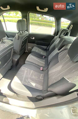 Минивэн Renault Scenic 2004 в 