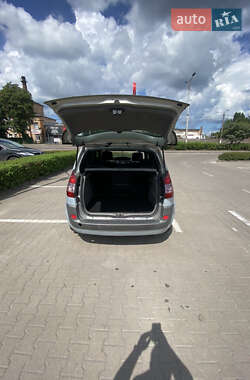 Минивэн Renault Scenic 2004 в 
