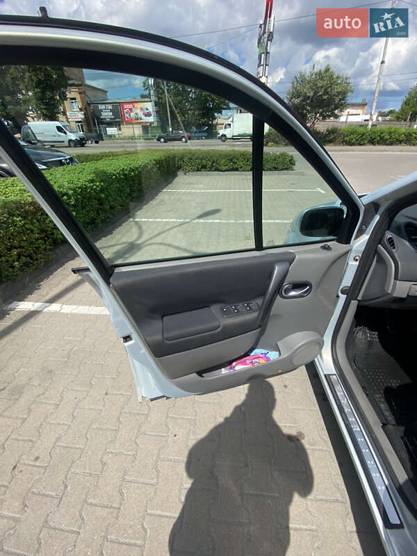 Минивэн Renault Scenic 2004 в Житомире фото 21 Минивэн Renault Scenic 2004 в Житомире