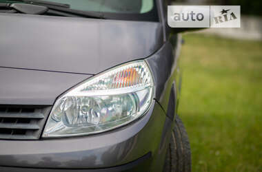 Минивэн Renault Scenic 2005 в 