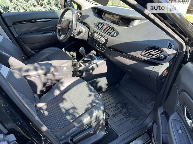 Мінівен Renault Scenic 2011 в Пустомитах