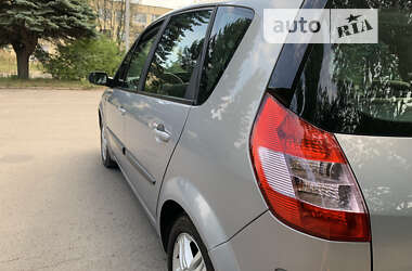 Минивэн Renault Scenic 2004 в 