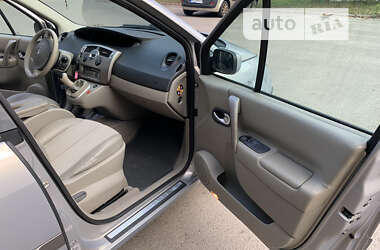 Минивэн Renault Scenic 2004 в 