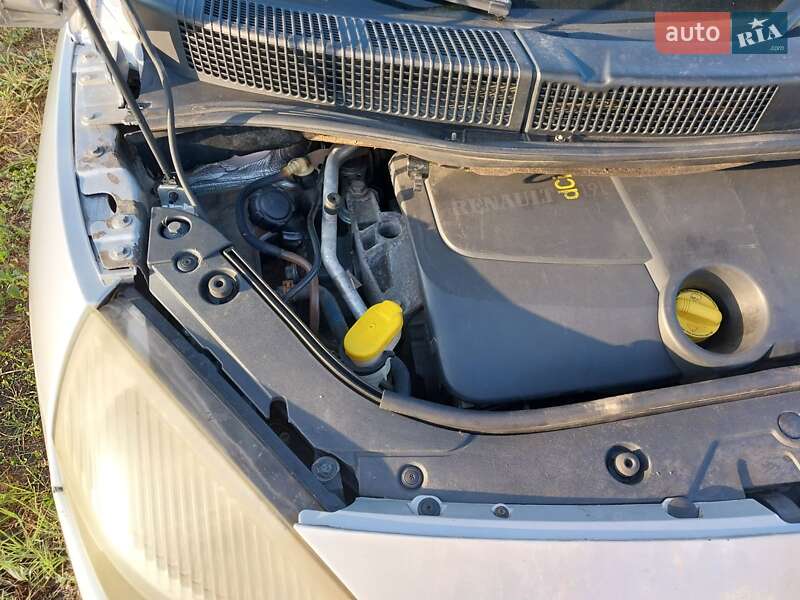Минивэн Renault Scenic 2005 в Измаиле
