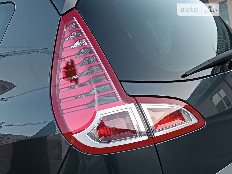 Минивэн Renault Scenic 2011 в Днепре