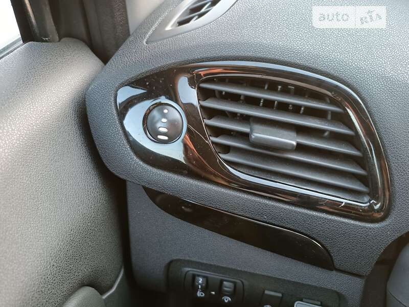 Минивэн Renault Scenic 2011 в Днепре